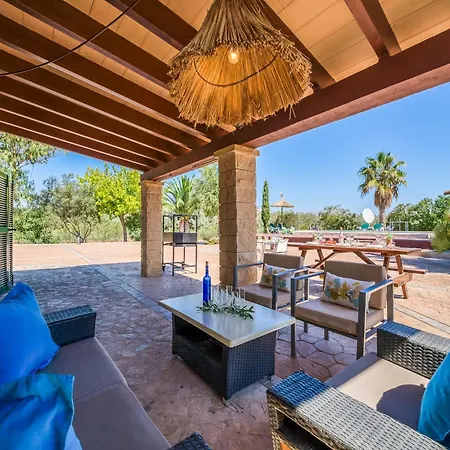 Tranquil Estate With Pool *